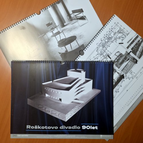 Historie Roškotova divadla v kalendáři 2026