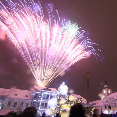 Na náměstí jsme se loučili s rokem 2025