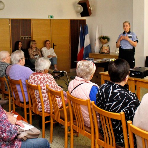 Beseda o kyberbezpečnosti radila seniorům