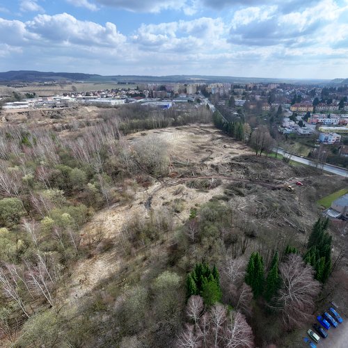V lokalitě Cihelna roste nové obchodní centrum